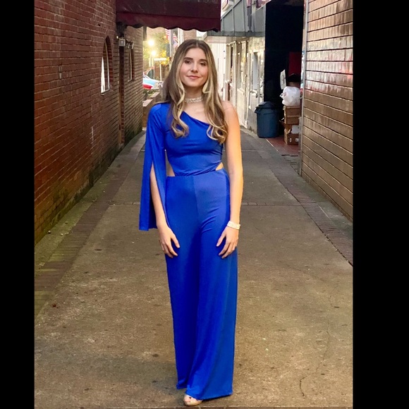 SEXY VENUS BLUE ONE SHOULDER SIDE CUT OUT JUMPSUIT ~ One Shoulder Flowy Romper - Picture 2 of 16